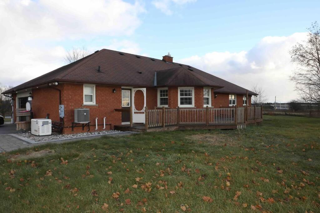 Bowmanville Event Place Bagian luar foto