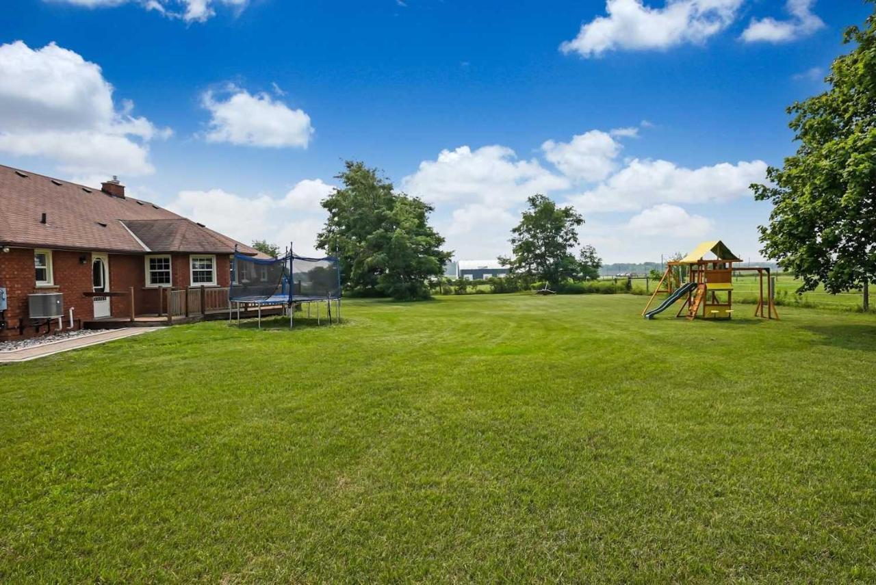 Bowmanville Event Place Bagian luar foto