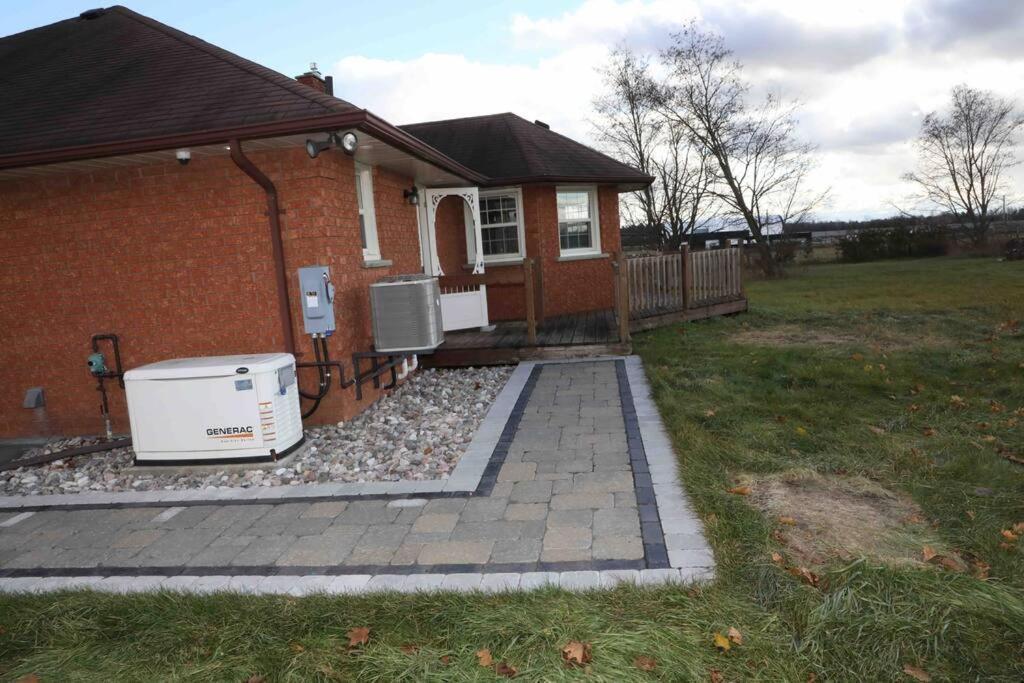 Bowmanville Event Place Bagian luar foto