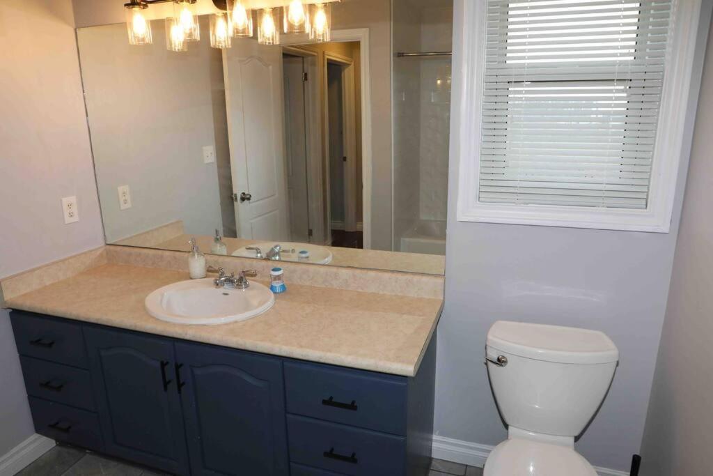 Bowmanville Event Place Bagian luar foto